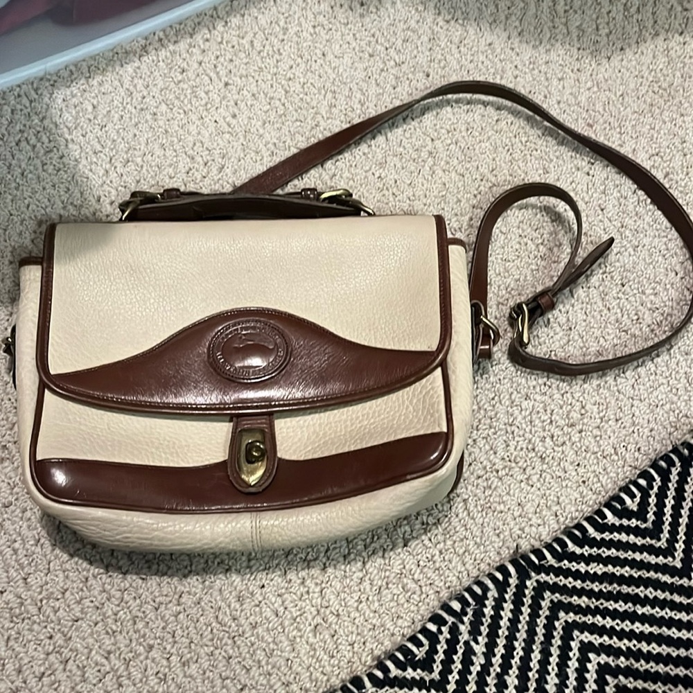 Vintage Dooney and Bourke crossbody purse